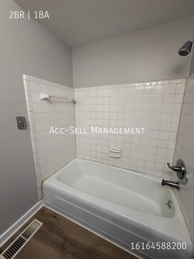 Building Photo - 5962 Ridgebrook Ave SE