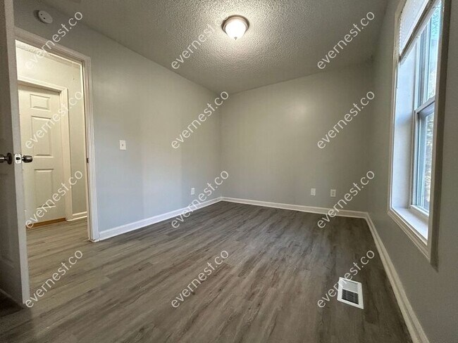 Building Photo - 1214 Bolton Rd NW