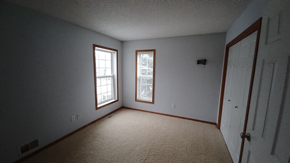 Building Photo - 2119 St Johns Ct