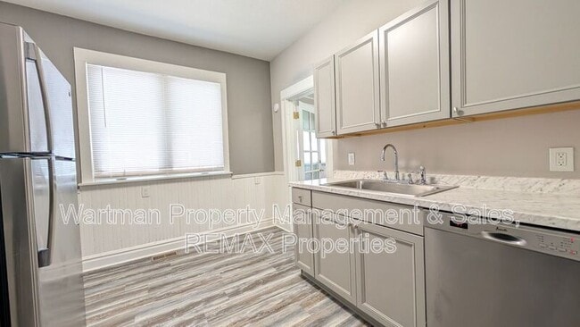 Building Photo - 1016 W Cucharras St