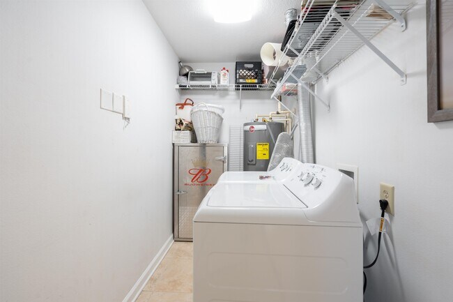 Building Photo - 225 Atlantis Cir