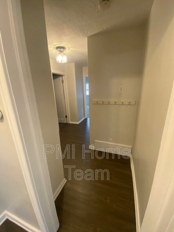 Building Photo - 330 E 100 N