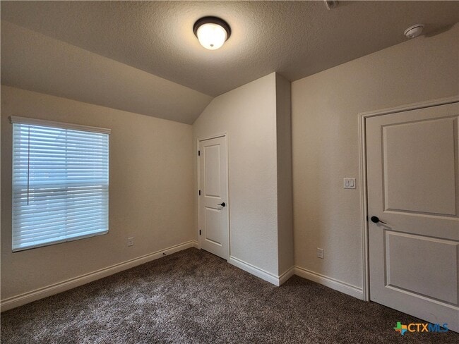 Building Photo - 340 Untermaier St