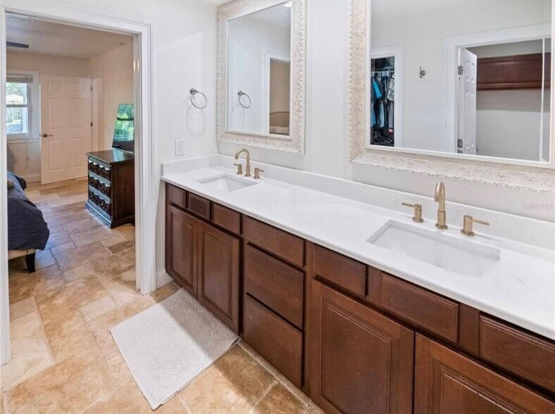 Master Bathroom - 968 Woodrose Ct