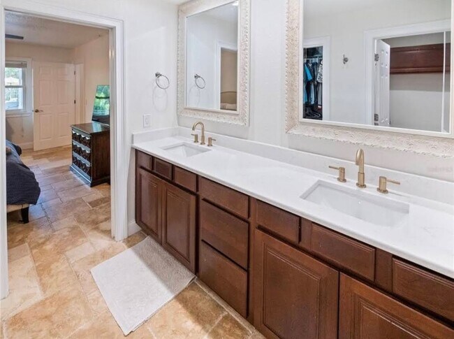 Master Bathroom - 968 Woodrose Ct