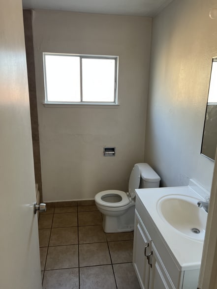 Building Photo - 2700 Whitcomb Way