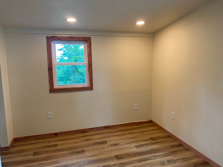 Building Photo - 12132 MO-7