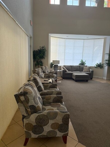 Building Photo - 6401 Aragon Way