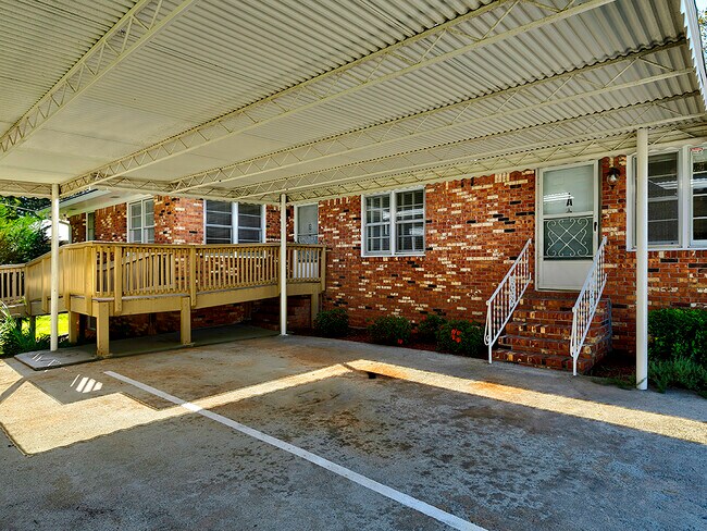 Building Photo - 2490 Clay Rd