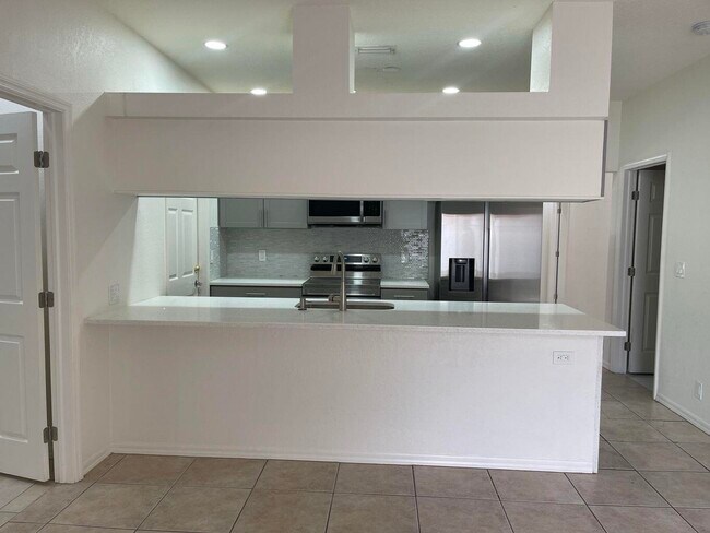 Building Photo - 1084 Crassula Ct