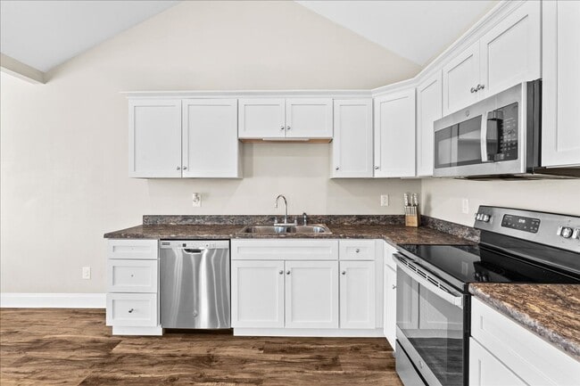 Building Photo - Pristine 3 Bed 2 Bath Home in Dalton