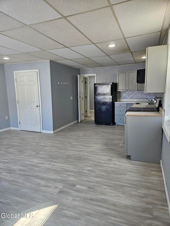 Building Photo - 38 Main St