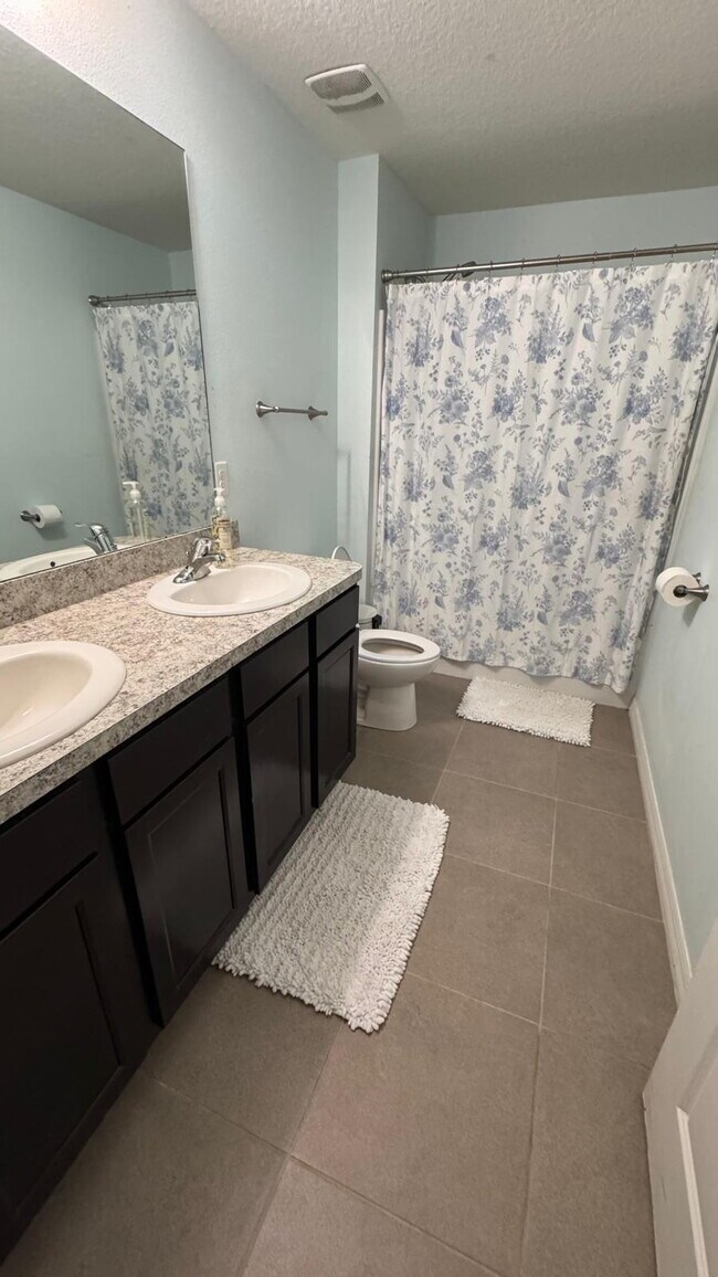 Building Photo - 505 Arbequina Ct
