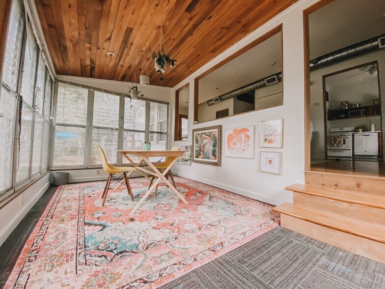 Sunroom - 2012 Harbert Ave