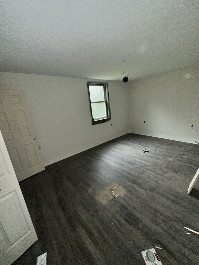 Building Photo - 3214 Peronne Ave