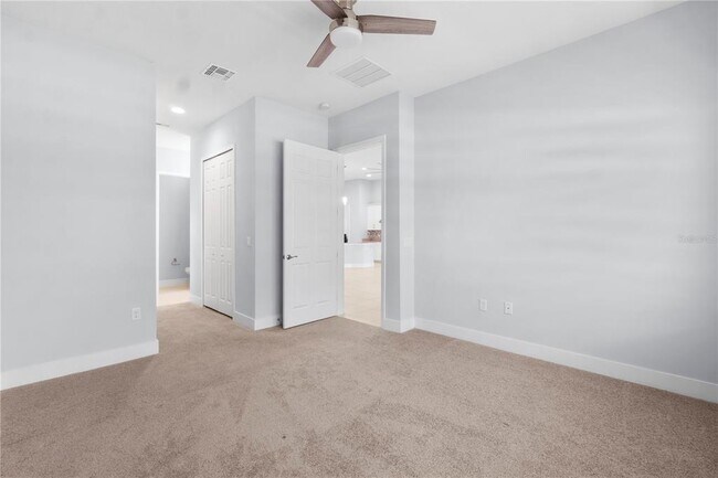 Building Photo - 2320 Symphony Cir