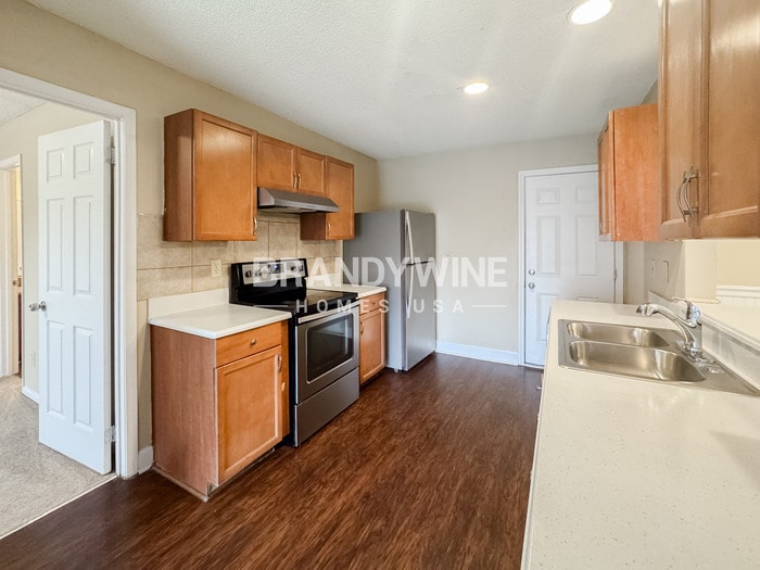Building Photo - 8142 Settlers Landing Trail N