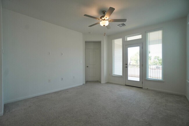 Building Photo - 1610 Iberville Dr