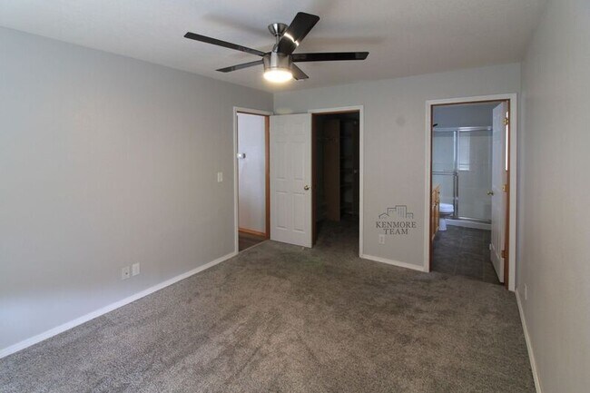 Building Photo - 1677 Foxglove Ave