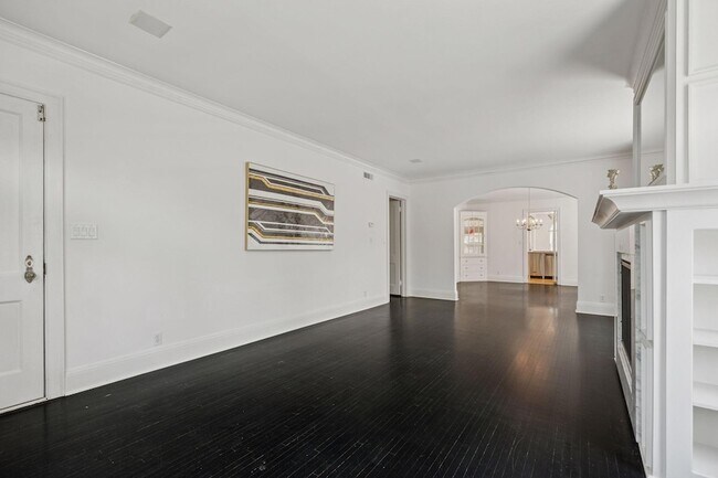 Building Photo - 1785 Dupont Ave S