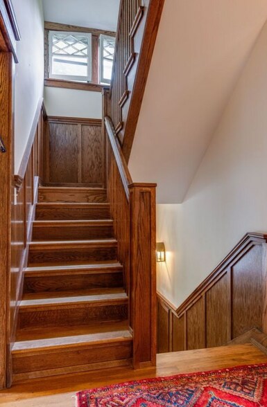 Building Photo - 1715 Cedar Ln