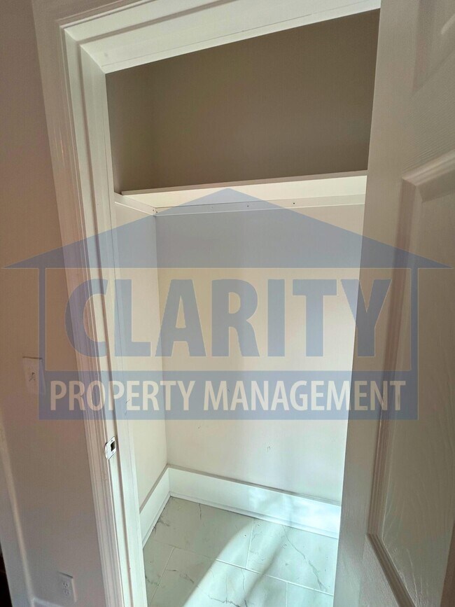 Building Photo - 1417 Tunnel Blvd