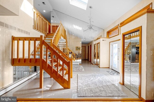 Building Photo - 509 Long Ln