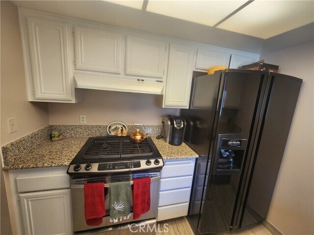 Building Photo - 2230 S Palm Canyon Dr