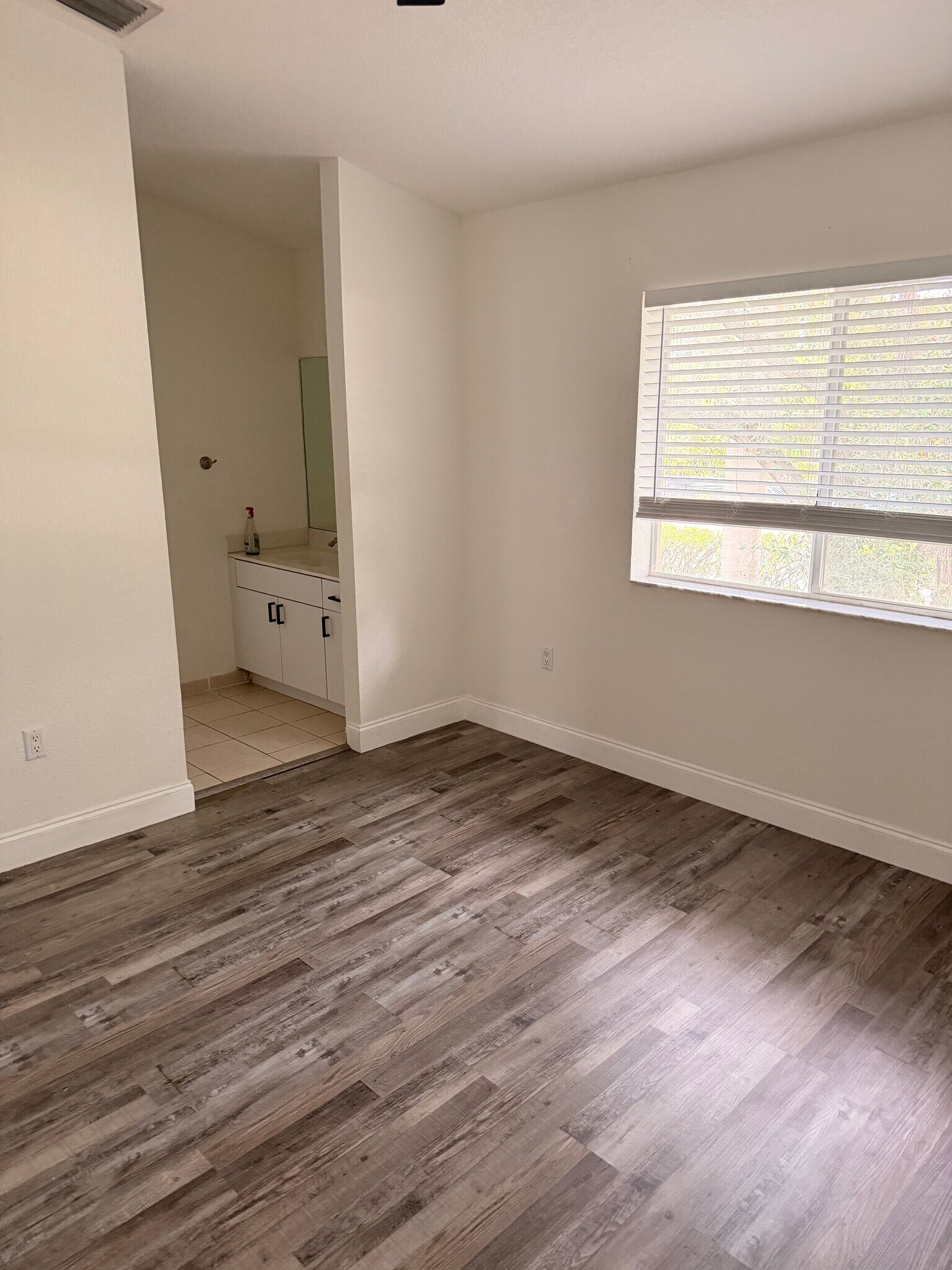 Building Photo - 4942 Garden Ct