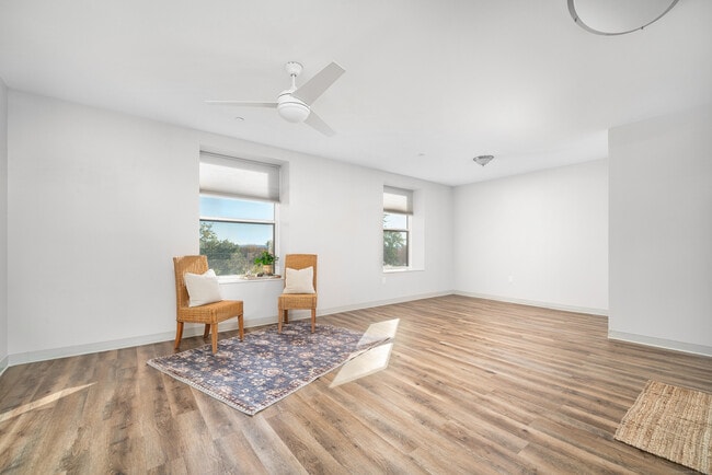 Building Photo - 170 Ridge Rd