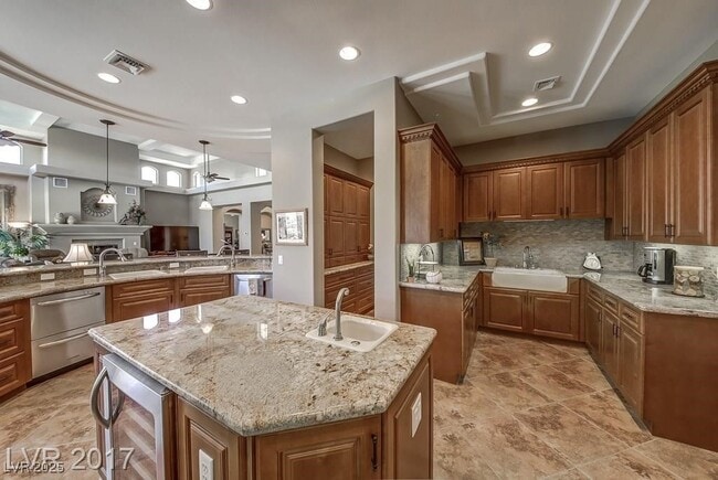 Building Photo - 1340 Dilevante Dr