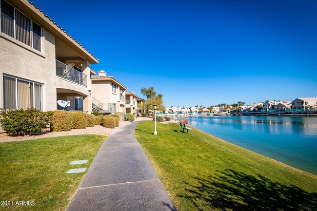 Building Photo - 16013 S Desert Foothills Pkwy