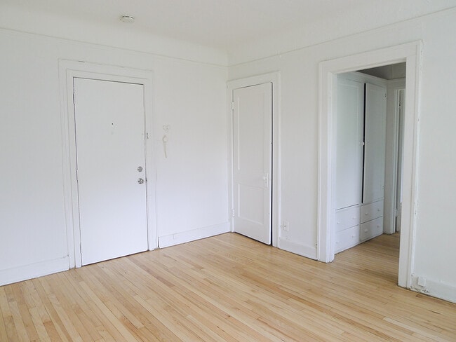 Building Photo - 1780 Van Dyke St