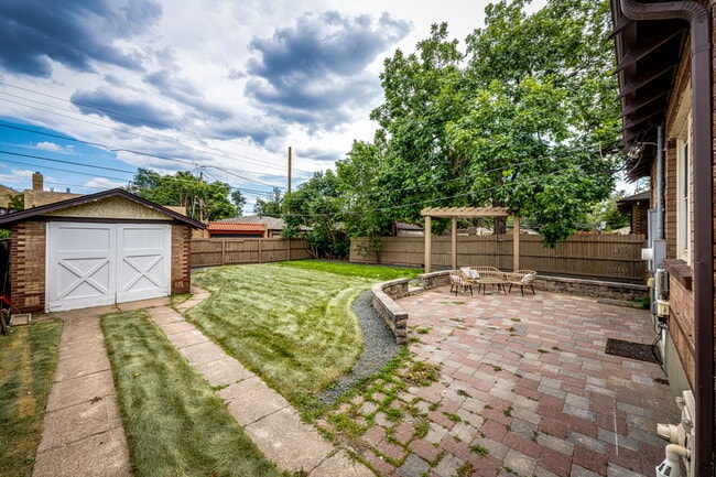 Building Photo - 3784 Quitman St