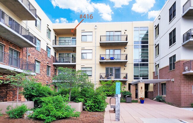 Top floor abd South Facing SUN! - 3401 Arapahoe Ave