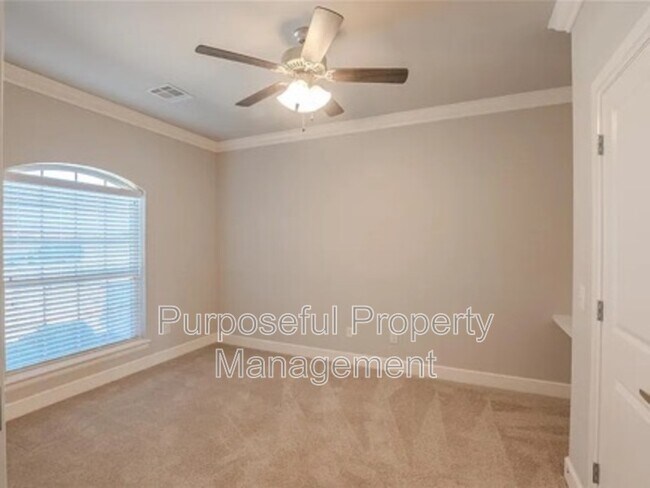 Building Photo - 12037 Ashford Dr