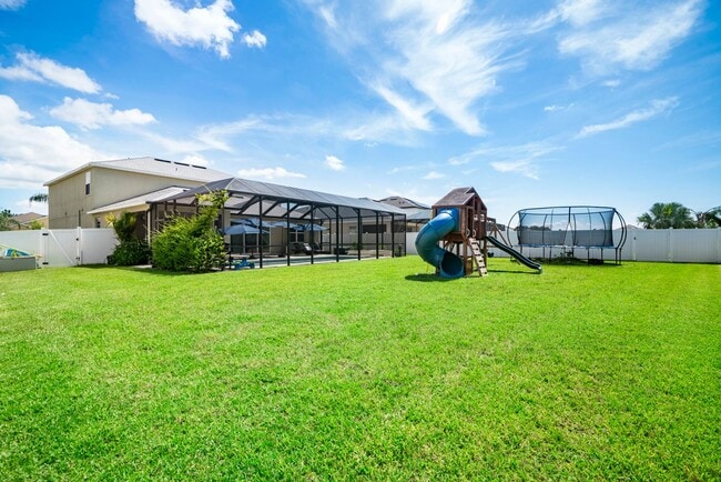 Building Photo - Your Dream Home Awaits!!!