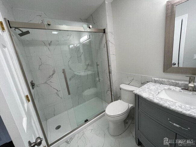 Building Photo - 42 Ashford Dr