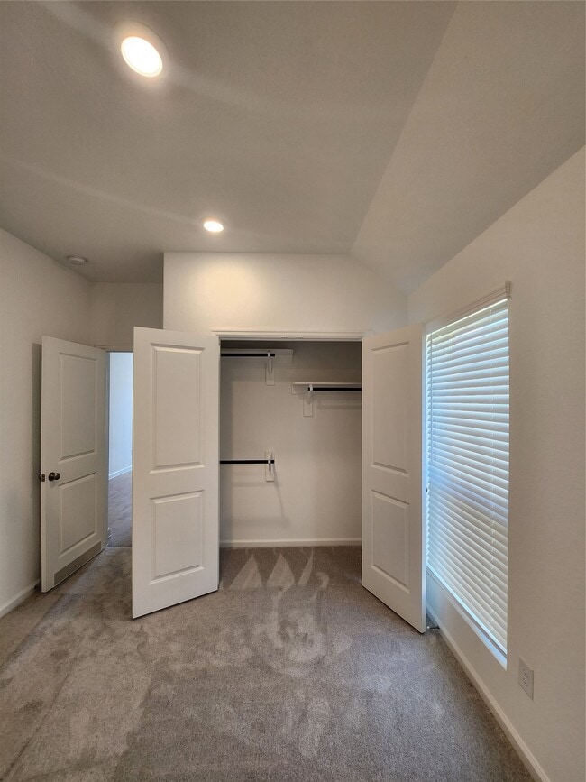Building Photo - 2411 Lemon Grass Dr
