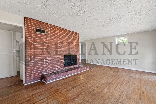 Building Photo - 4949 E Orme St