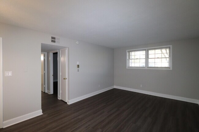 Building Photo - 175 Malabu Dr