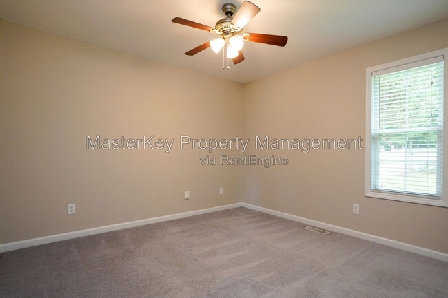 Building Photo - 1008 Knighthood Ln