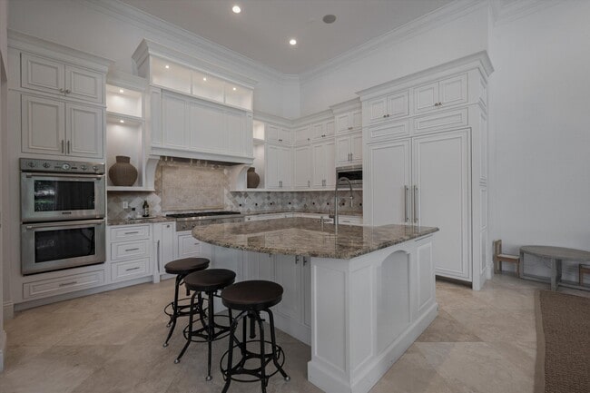 Building Photo - 12820 Mizner Way