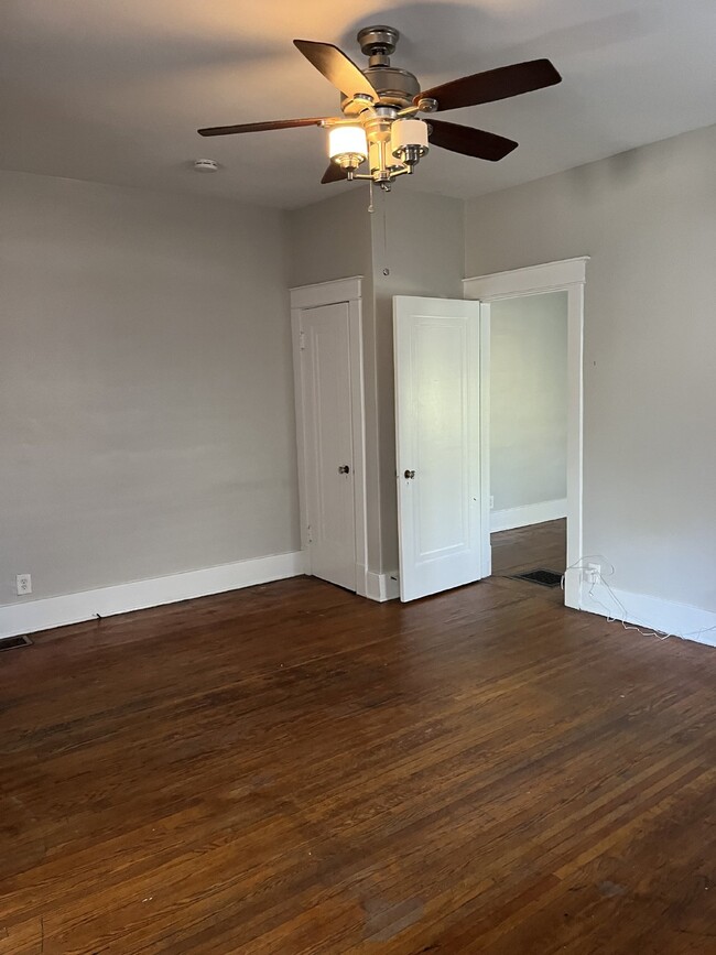 Building Photo - GREAT LEASE OPPORTUNITY 1 BEDROOM 1 BATH  GREAT LOCATION NASHVILLE, TN