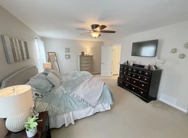 Building Photo - Beautiful 4-bedroom house in Baldwinsville