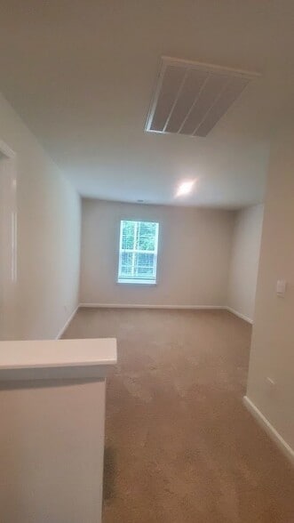 Building Photo - 4692 Mt Hope Dr