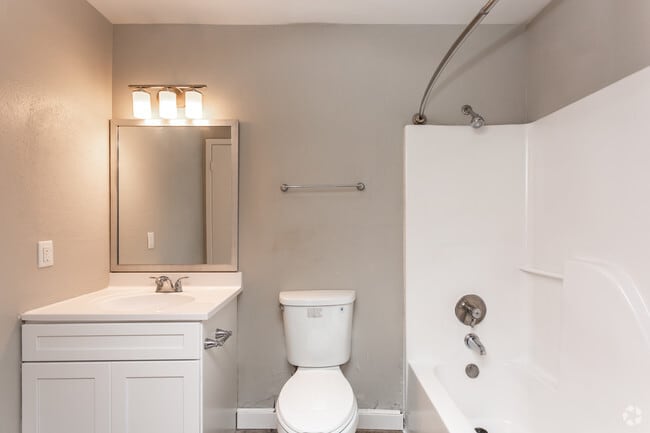 1BR, 1BA - 535SF Bathroom - Cornerstone Apartments