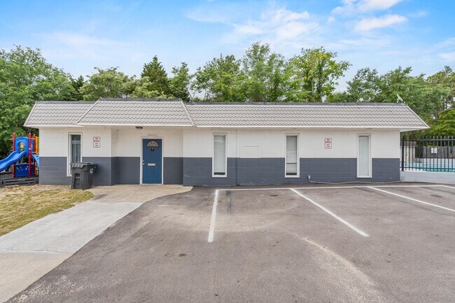 Building Photo - 600 Ermine Rd