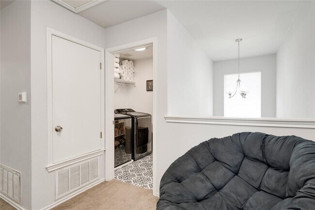 Building Photo - 148 Buttercup Way
