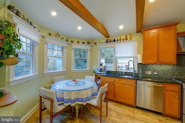 Building Photo - 4504 Highland Ave